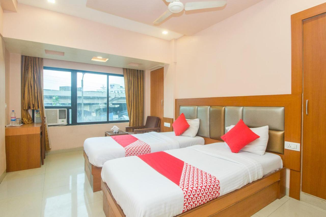 Oyo Hotel Sarovar Grand Kalamboli Esterno foto