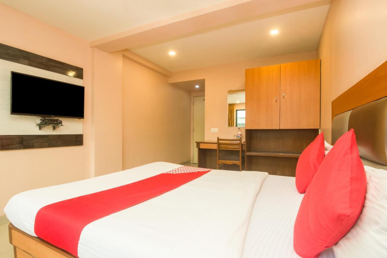 Oyo Hotel Sarovar Grand Kalamboli Esterno foto