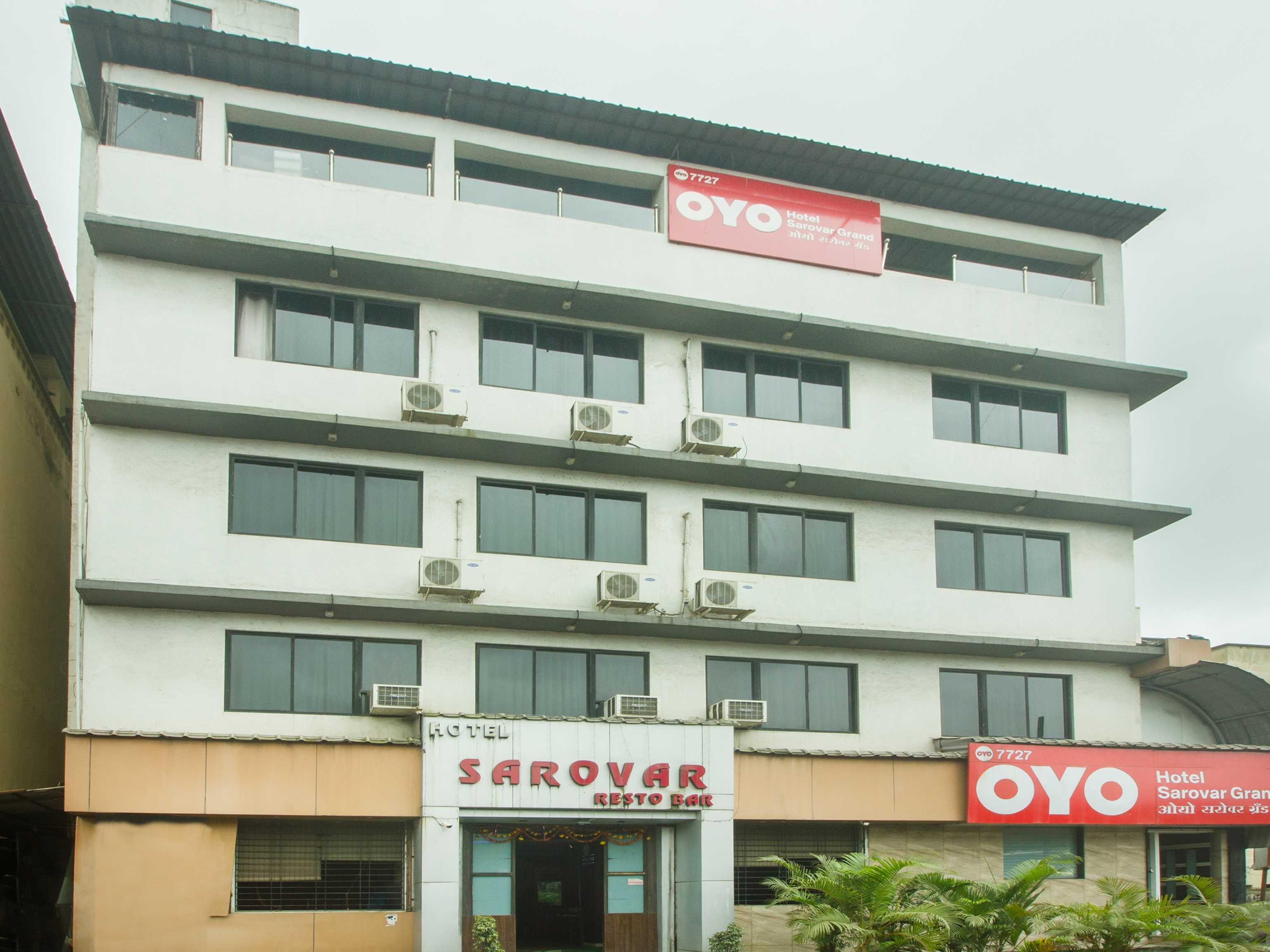 Oyo Hotel Sarovar Grand Kalamboli Esterno foto