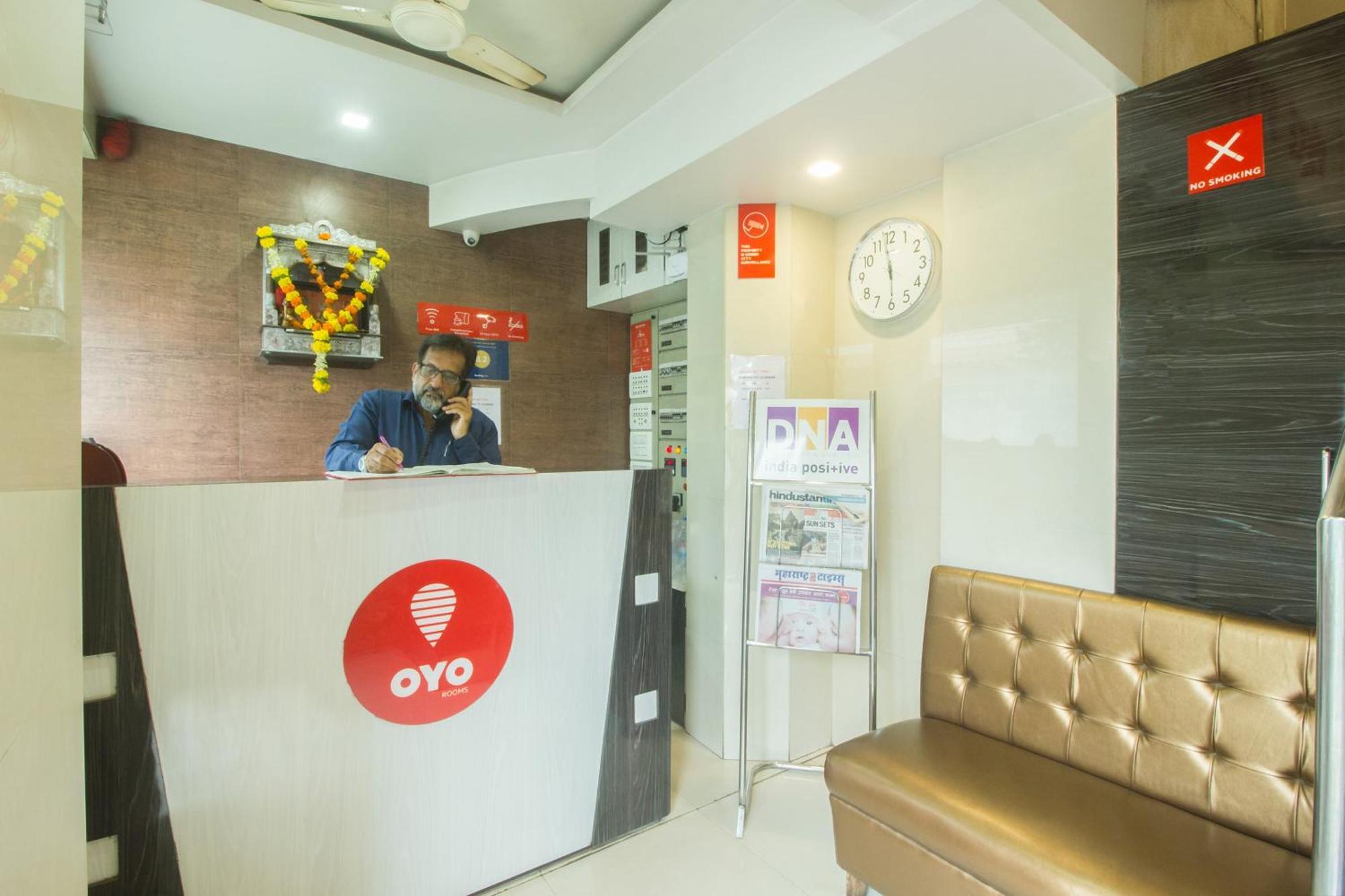 Oyo Hotel Sarovar Grand Kalamboli Esterno foto