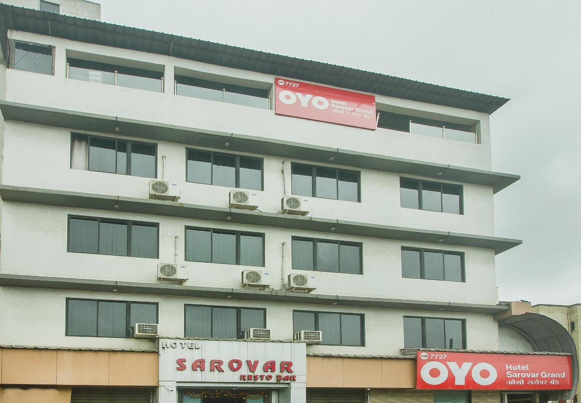 Oyo Hotel Sarovar Grand Kalamboli Esterno foto